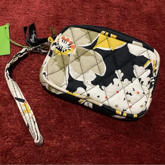 NWT Vera Bradley Tech Case in Dogwood - Picture 2 of 4